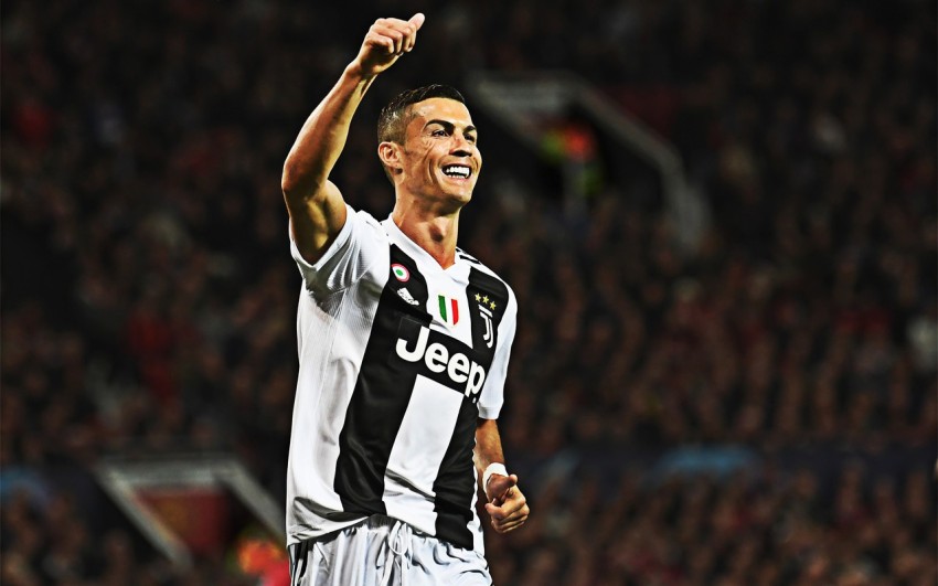 Lời đề nghị đầu tiên cho Ronaldo từ Chelsea có giá bao nhiêu